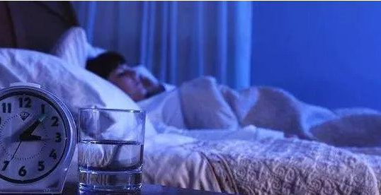 睡前一杯水，長期堅(jiān)持將給你帶來意想不到的變化